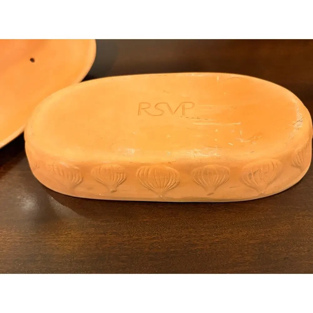 RSVP Terracotta Garlic Roaster 2 Cup Clay Baker Lidded Garlic Bulb Design